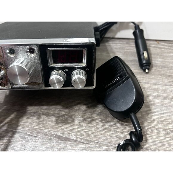 Vintage SAMDO SD-700 CB Radio Transceiver Silver - Picture 2 of 8